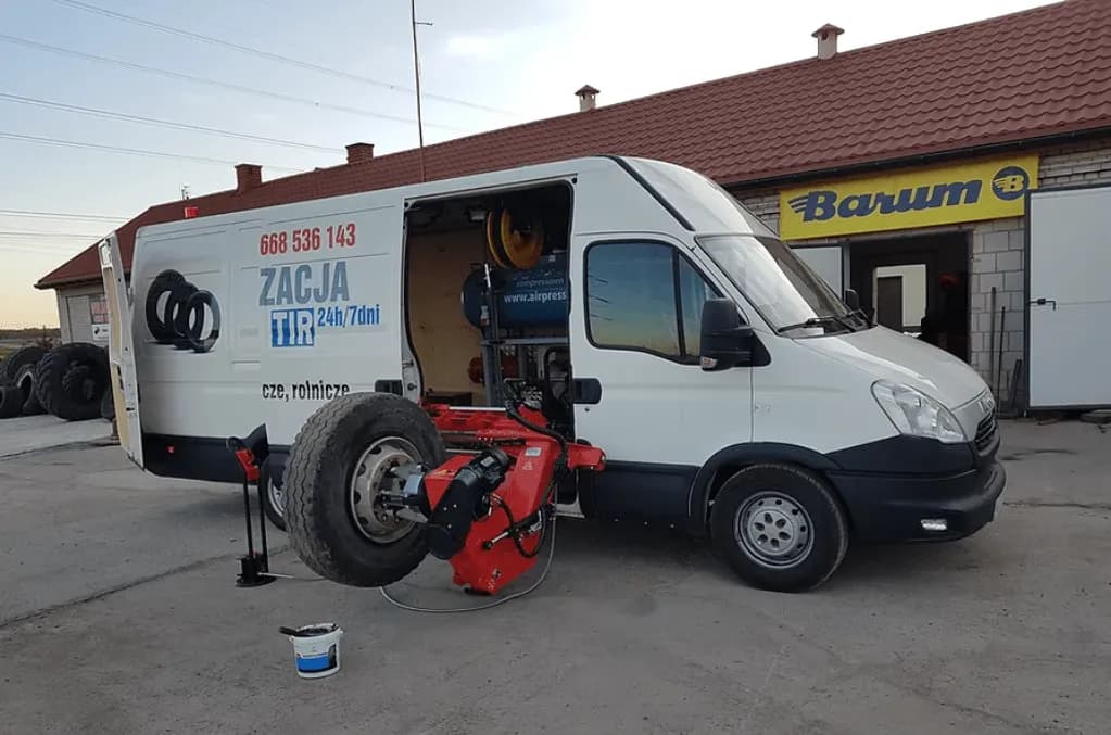 Ile kosztuje mobilna wulkanizacja? Sprawdź ceny i ukryte koszty