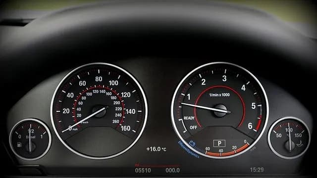 Ile pali samochód na 100km? Sprawdź, jak obliczyć spalanie! Ile pali samochód na 100km? Sprawdź, jak obliczyć spalanie!